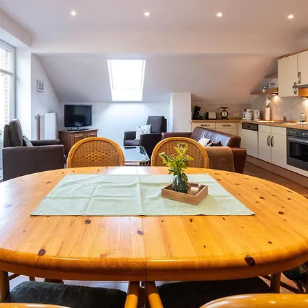 Birken Allee, 35181 *